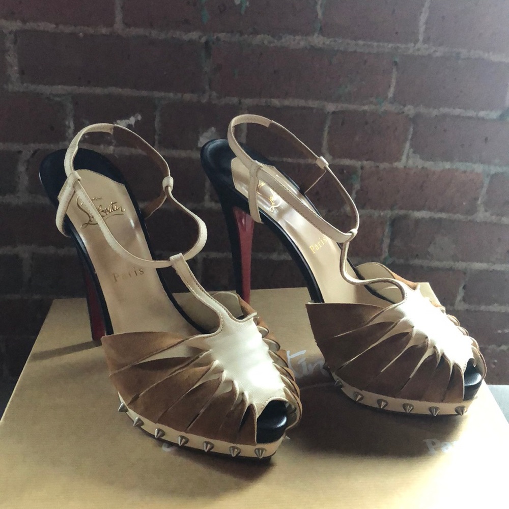 Christian Louboutin Zigounette 140 Ivory/Camel 39